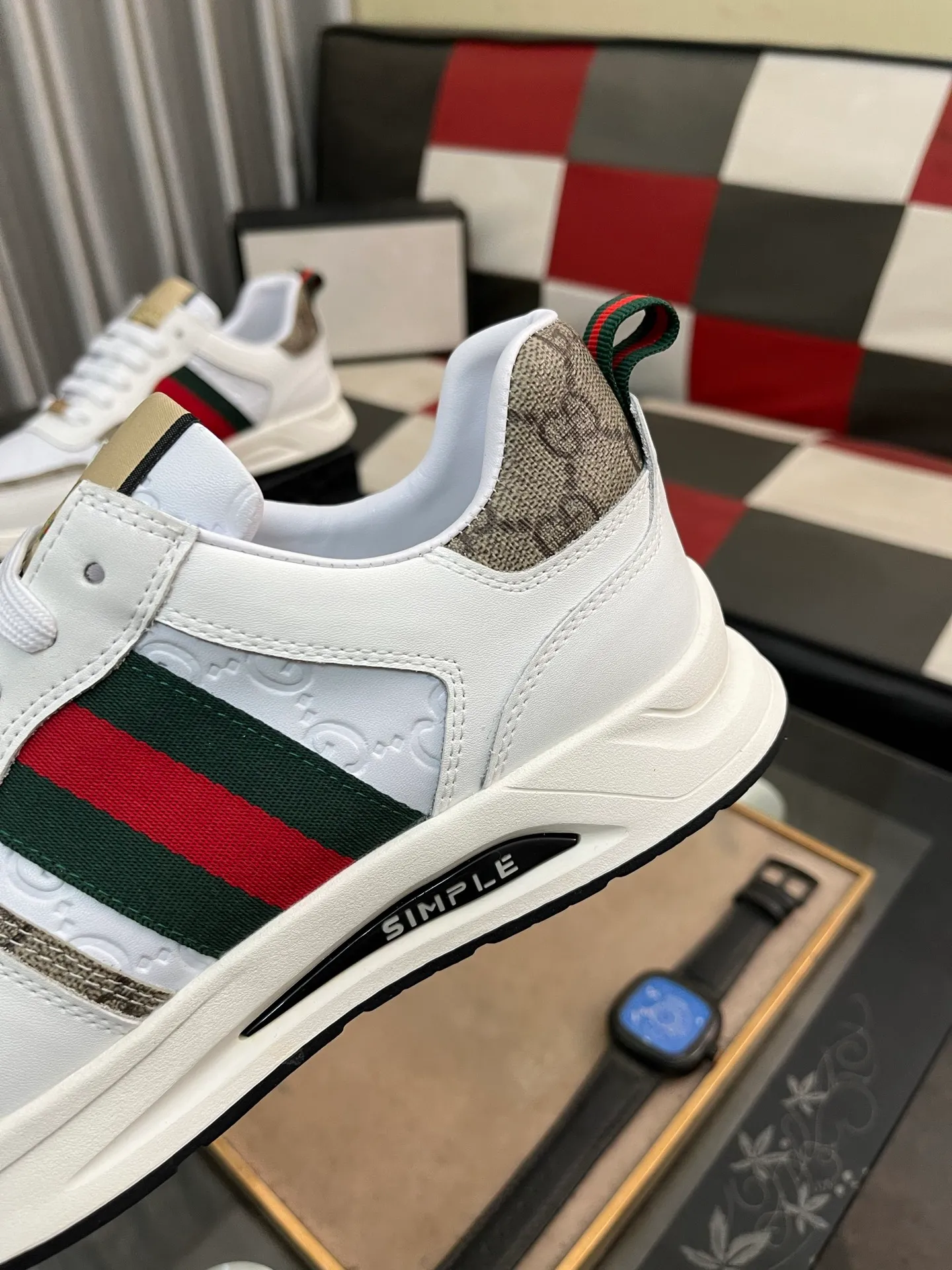 Men's shoes💰420⌚️⌚️[GUCCI] Gucci men's casual shoes are absolutely popular🔥The ultimate matching item for trendy men! The charm of super texture is irresistible, the main recommendation, the flower leather color is bright! The upper is made of high-quality cowhide with branded fabrics, pigskin lining for the feet, and wear-resistant rubber sole, which is noble and elegant! Extremely comfortable🎁🎁You can be as handsome as you want💪 38-442️⃣colors available